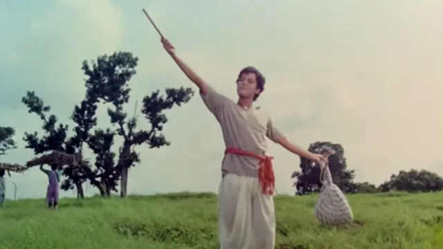 51 साल पहले आया Ravindra Jain का कल्ट गीत, गाना गाकर गुमनाम हुआ सिंगर; आज भी सफर को बना रहा खुशनुमा
