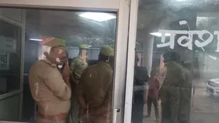 झांसी पुलिस।