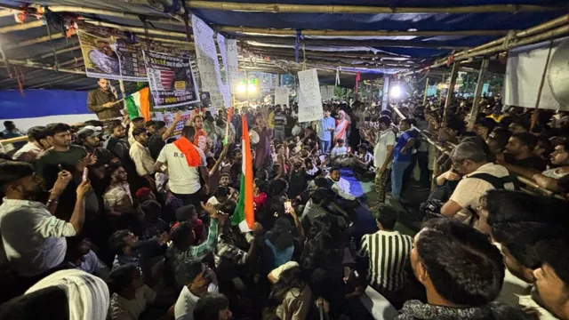 'आर-पार' के मूड में झारखंड के छात्र, रेलवे स्टेशन से लेकर स्टेडियम तक जमावड़ा; आज रांची में प्रदर्शन
