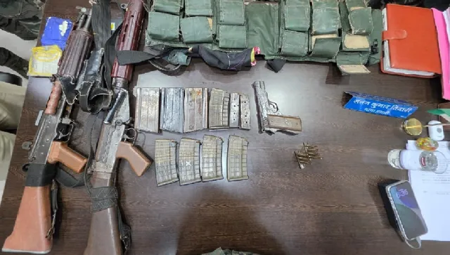 पुलिस रिमांड में टूटे गिरफ्तार माओवादी: सिकरम्बा व दलमा के जंगलों से भारी मात्रा में हथियार बरामद