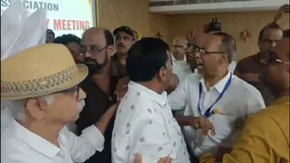 सामाजिक संगठनों में करोड़ों-अरबों रुपये की परिसंपत्तियों पर वर्चस्व और स्थायी निधि के नियंत्रण की जंग छिड़ गई है।