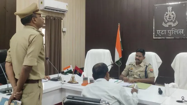 एटा एसएसपी इलामारन की कार्रवाई, चरवाहे को पीटने वाले दो पुलिसकर्मी सस्पेंड