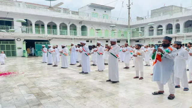 उत्तर प्रदेश के मदरसों में चलेगा 'हर घर तिरंगा' अभियान, योगी सरकार ने जारी किए निर्देश 
