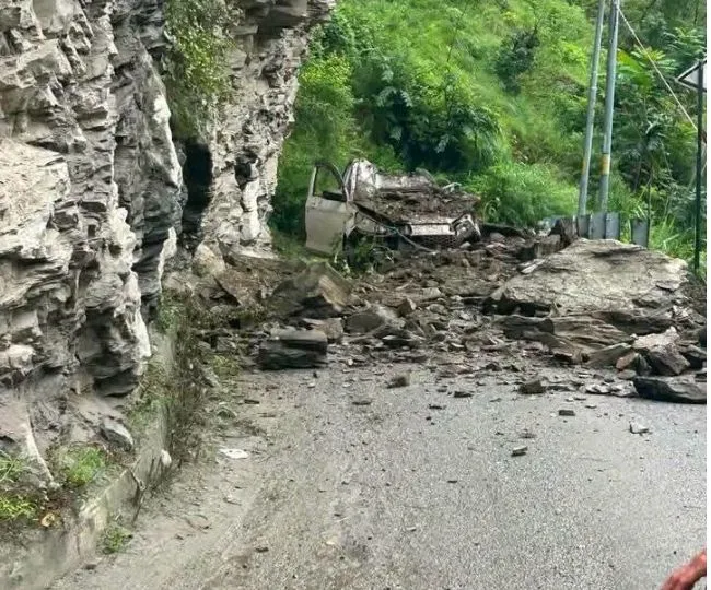 Aani Car Landslide 2