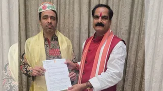केंद्रीय कौशल विकास एवं उद्यमिता मंत्री जयंत चौधरी से मुलाकात करते सांसद डा. गोपालजी ठाकुर। सौ. निजी सचिव।