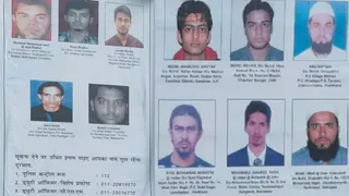 बाजारों और सार्वजनिक स्थलों पर आतंकियों के पोस्टर लगाए गए हैं।