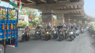 जम्मू पुलिस की ओर से शहर में तिरंगा बाइक रैली निकाली गई।