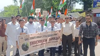 आरएसपुरा में स्कूली बच्चों ने निकाली स्वच्छता रैली।