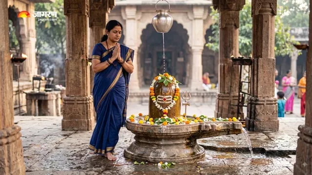 शिवलिंग पर चढ़े जल को लांघना क्यों माना गया है वर्जित? जानिए इसके पीछे छिपी धार्मिक मान्यता और इसका महत्व