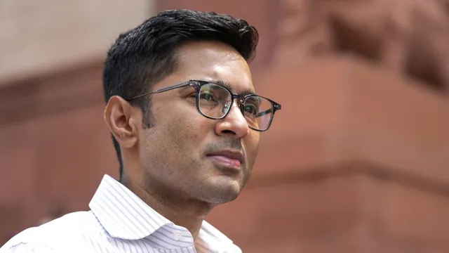 अभिषेक बनर्जी की और बढ़ीं मुश्किलें, हमले और अवैध खनन के दो मामलों में घिरे तृणमूल सांसद - abhishek banerjee troubles mount trinamool mp embroiled in two cases involving assault and ...