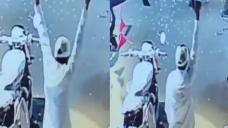 चोर ने बाइक चुराने से पहले किया लुंगी डांस (फोटो-सोशल मीडिया)