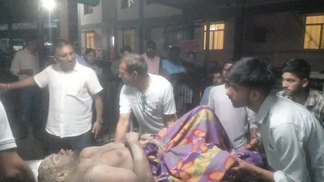टनल से सुरक्षित निकाले गए मजदूर