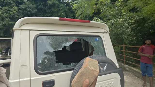 पूर्वी चंपारण में अतिक्रमण हटाने गई टीम पर हमला, चार पुलिसकर्मी घायल, दो वाहन भी क्षतिग्रस्त
