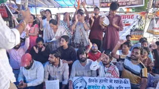 मुख्यमंत्री आवास घेराव की खबरें भ्रामक बताई गईं।