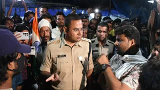 छात्रों पर एफआईआर गलत, हमारी मांगे पूरी हो।
