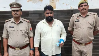 आरोपितों की गिरफ्तारी में लापरवाही बरतने पर दो दारोगा लाइन हाजिर।
