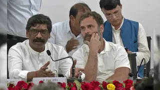 मुख्यमंत्री हेमंत सोरेन और कांग्रेस सांसद राहुल गांधी। ANI