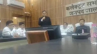 जालौन में स्वतंत्रता दिवस पर कार्यक्रम में अपने संबोधन में रिंकू सिंह राही