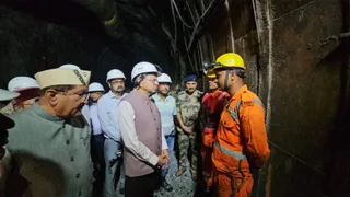 मुख्यमंत्री पुष्कर सिंह धामी टीएचडीसी टनल हादसे का किया स्थलीय निरीक्षण।