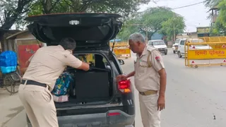 स्वतंत्रता दिवस के मद्देनजर दिल्ली-हरियाणा सीमा पर सुरक्षा व्यवस्था कड़ी कर दी गई है।
