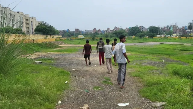 24 घंटे बाद भी नहीं खुली डीडीए की नींद, नरेला में दो बच्चों की गड्ढे में गिरकर हुई ती मौत
