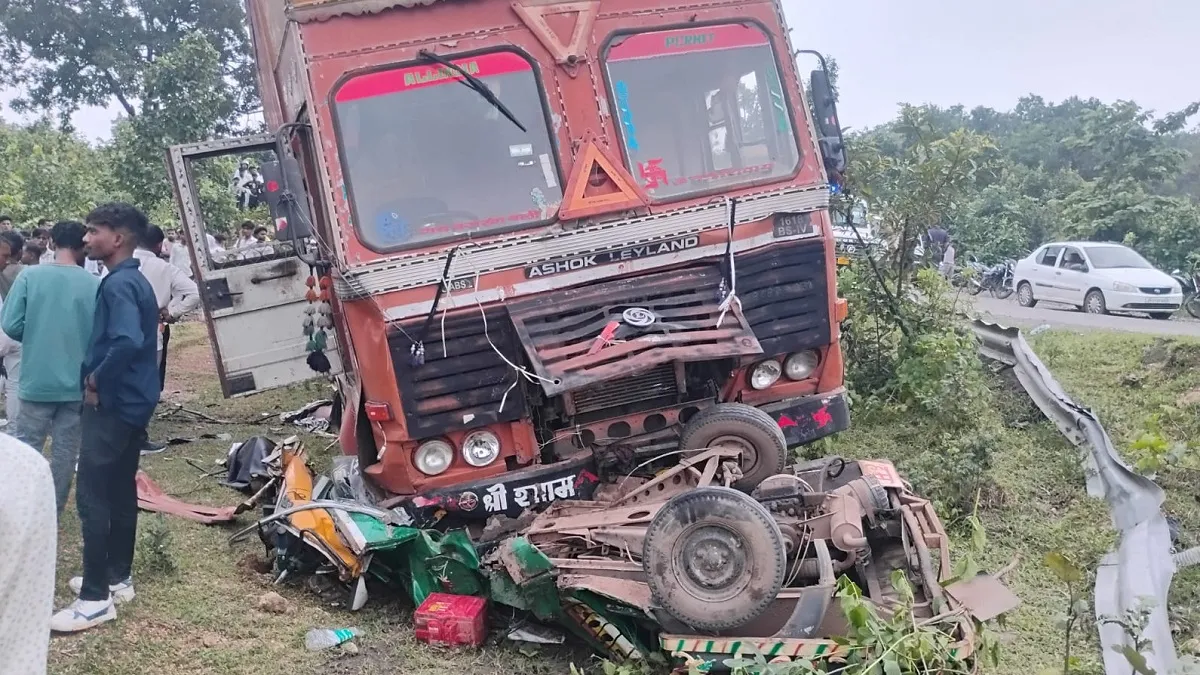 latehar accident