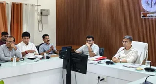जिलाधिकारी ने जिला पर्यावरण समिति, जिला गंगा समिति, जिला वृक्षारोपण समिति की संयुक्त बैठक। जागरण