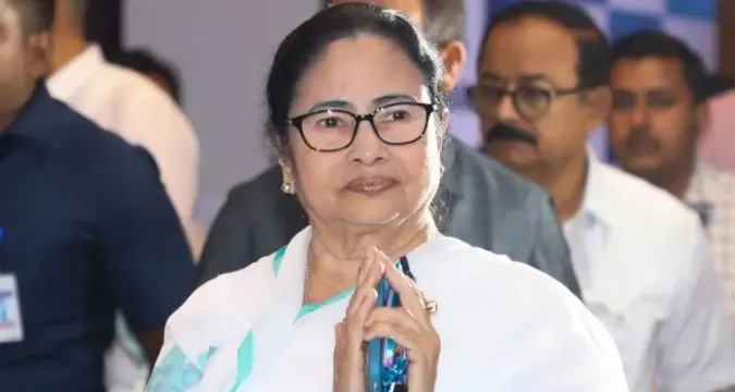 सत्ता जाने के बाद स्वतंत्रता दिवस के आयोजनों से पहली बार दूर रहीं ममता, कालीघाट के घर पर भी नहीं फहराया तिरंगा