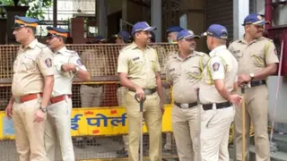 मुंबई में मृत मिला भारतीय नौसेना का नाविक।