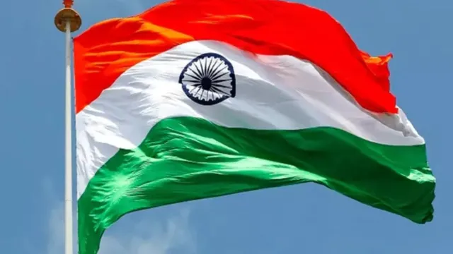 ऊधमपुर में स्वतंत्रता दिवस की धूम, शहीद भगत सिंह पार्क में कांग्रेस नेता सुमित मगोत्रा ने फहराया तिरंगा
