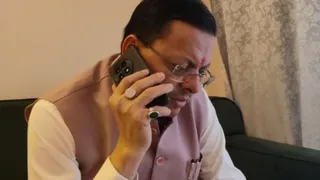 मुख्यमंत्री धामी ने दूरभाष पर हवलदार पंकज के परिजनों से वार्ता कर उनका हाल जाना