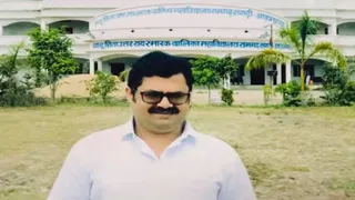 वाराणसी एयरपोर्ट पर कमलेश राय के लाइसेंसी पिस्टल से चली गोली, दो स्टाफ घायल।