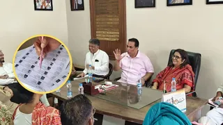 एसआईआर में वोटों की भारी कमी पर कांग्रेस चिंतित, नगर निगम चुनाव की तैयारियां तेज।