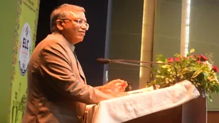 ज्ञान भवन में आयोजित इलेक्टोरल लिटरेसी कल्ब 2.0 कार्यक्रम को संबोधित करते CEC ज्ञानेश कुमार