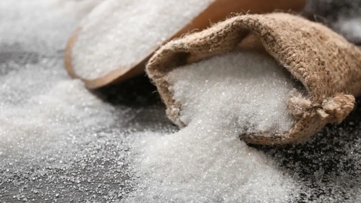 Sugar Price Hike: त्योहारों से पहले कड़वी हुई चीनी, 8% प्रतिशत तक बढ़े दाम