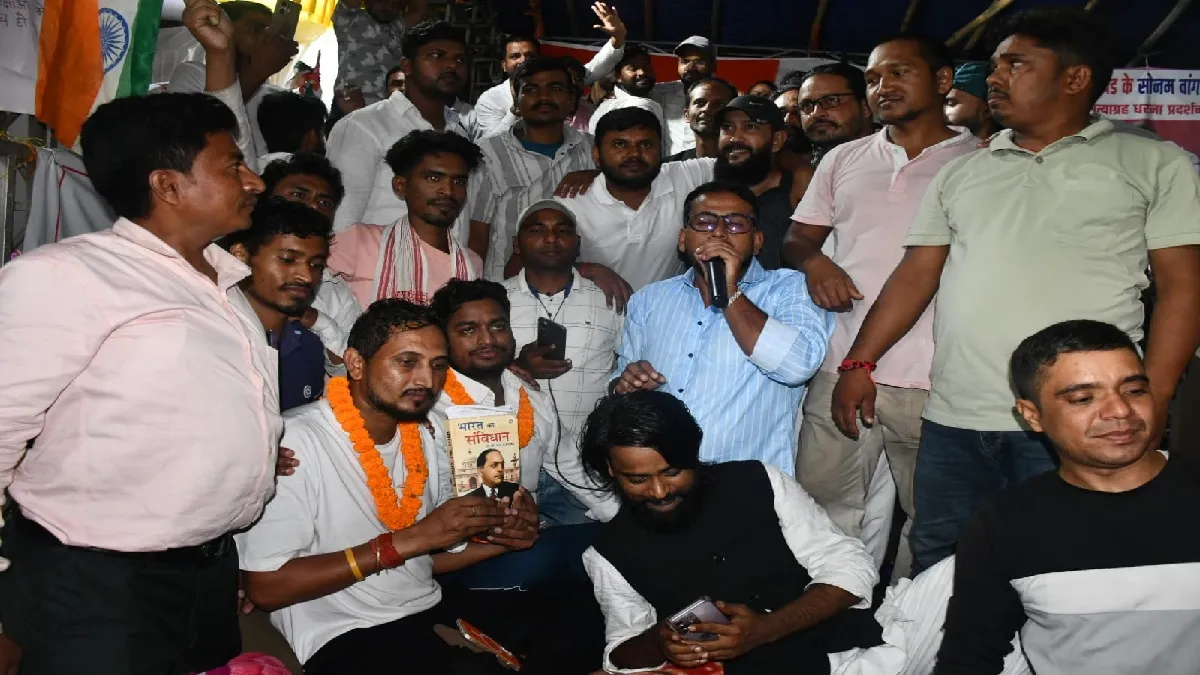 पहले धरना, फिर भूख हड़ताल और सड़क पर संघर्ष; छात्रों के वो मास्टरस्ट्रोक... जिनसे बढ़ता गया सरकार पर दबाव