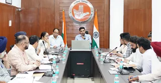 जिला सड़क सुरक्षा समिति की 26वीं बैठक में आदेश जारी करते डीसी निशांत कुमार यादव।