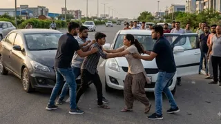 सेक्टर-113 थाना क्षेत्र में रोडरेज की घटना हुई। सांकेतिक तस्वीर। सौजन्य- AI Generated