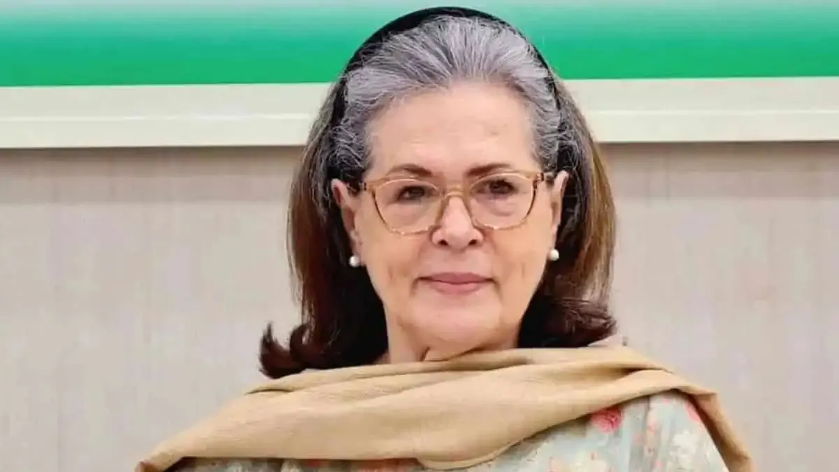इटली के साधारण बचपन से लेकर भारत की जटिल राजनीति तक कैसे पहुंचीं सोनिया गांधी, संस्मरण में होगा खुलासा