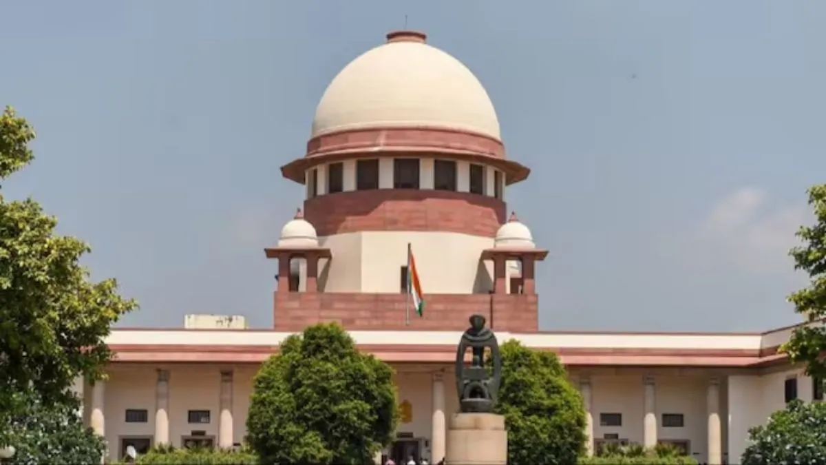 पेपर लीक मामले में आरोपियों की कितनी संपत्ति हुई जब्त? सुप्रीम कोर्ट ने केंद्र और राज्यों से मांगा जवाब
