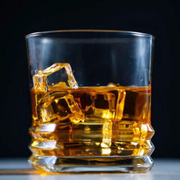 अब बदल जाएगा आपकी फेवरेट Whisky और Rum का टेस्ट, अपने फॉर्मूले में बदलाव करने जा रहे ये पॉपुलर ब्रांड्स - your favorite whisky and rum taste will change soon diageo agrees