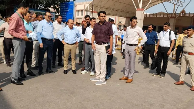 GM बनने के बाद पहली बार रेवाड़ी पहुंचे पंकज शर्मा, गंदगी और अव्यवस्था देख अधिकारियों को लगाई फटकार
