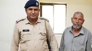 गुजरात पुलिस ने 45 साल बाद बस लूट के मास्टरमाइंड को किया गिरफ्तार