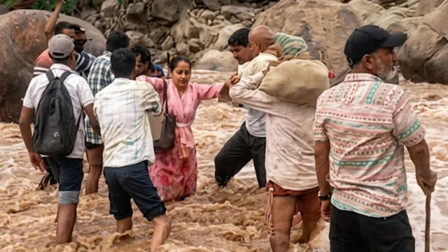 छुट्टी के बाद घर लौट रहे थे शिक्षक-विद्यार्थी, ऊधमपुर में अचानक उफना नाला, तेज बहाव में फंसे सभी; फिर ऐसे बची जान
