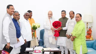 नई दिल्ली में केंद्रीय गृह मंत्री अमित शाह से मुलाकात करते झारखंड भाजपा के नेता। (फोटो सौजन्य)