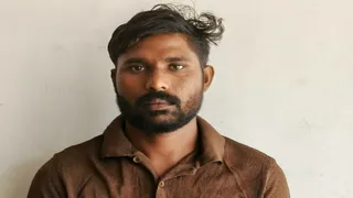 प्रयागराज एसटीएफ की गिरफ्त में 50 हजार का इनामी गैंगस्टर छैला बाबू। सौ. एसटीएफ