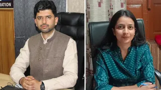 एसडीएम अमनदीप और बीडीओ आस्था पवार।