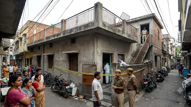 ​​​​पत्नी और दो माह के बच्चे को गला घोंटकर मार डाला, फिर छत से कूदा युवक; जांच में जुटी पलवल पुलिस..