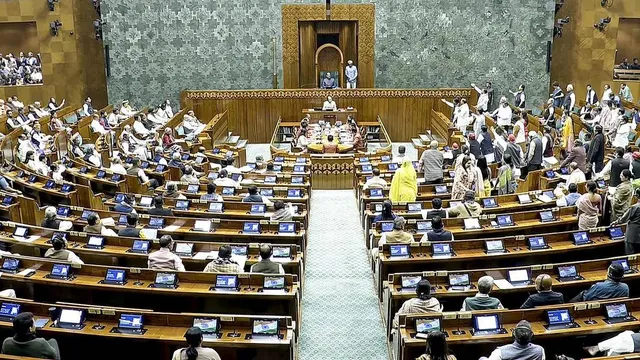 विचार: जवाबदेही से दूर होते जनप्रतिनिधि