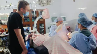 म्यूनिख यूनिवर्सिटी हॉस्पिटल के ऑर्थोपेडिक सर्जन क्लिनिकल ऑब्जर्वेशन के लिए 15 दिनों के दौरे पर भागलपुर पहुंचे
